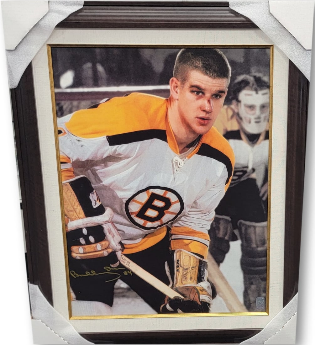 Framed Bobby Orr signed canvas 16 of 44 Wayne Gretzky Authentic: Framed Bobby Orr signed canvas 16 of 44 Wayne Gretzky Authentic This framed canvas features a hand-signed autograph by Bobby Orr, legendary player of the Boston Bruins. The item is an original autogra