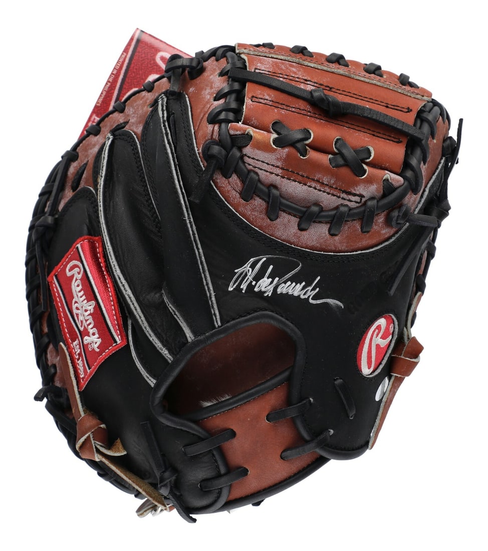 Jorge Posada Signed Rawlings Heart of The Hide Catcher's Mitt Steiner COA: Jorge Posada Signed Rawlings Heart of The Hide Catcher's Mitt Steiner COA This Rawlings Heart of The Hide PROJP20 Pro Model catcher's mitt is signed by iconic New York Yankees backstop Jorge Posada. T