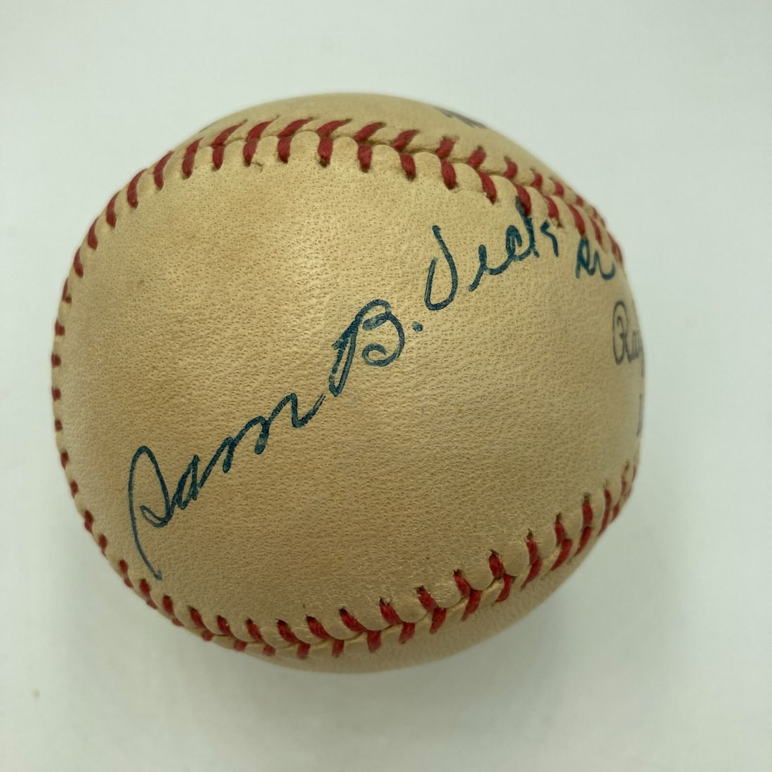 Sammy Vick Signed Baseball 1917-1920 New York Yankees JSA COA: Sammy Vick Signed Baseball 1917-1920 New York Yankees JSA COA This baseball is a unique collectible signed by former New York Yankees and Boston Red Sox outfielder Sam Vick. His flowing signature is e