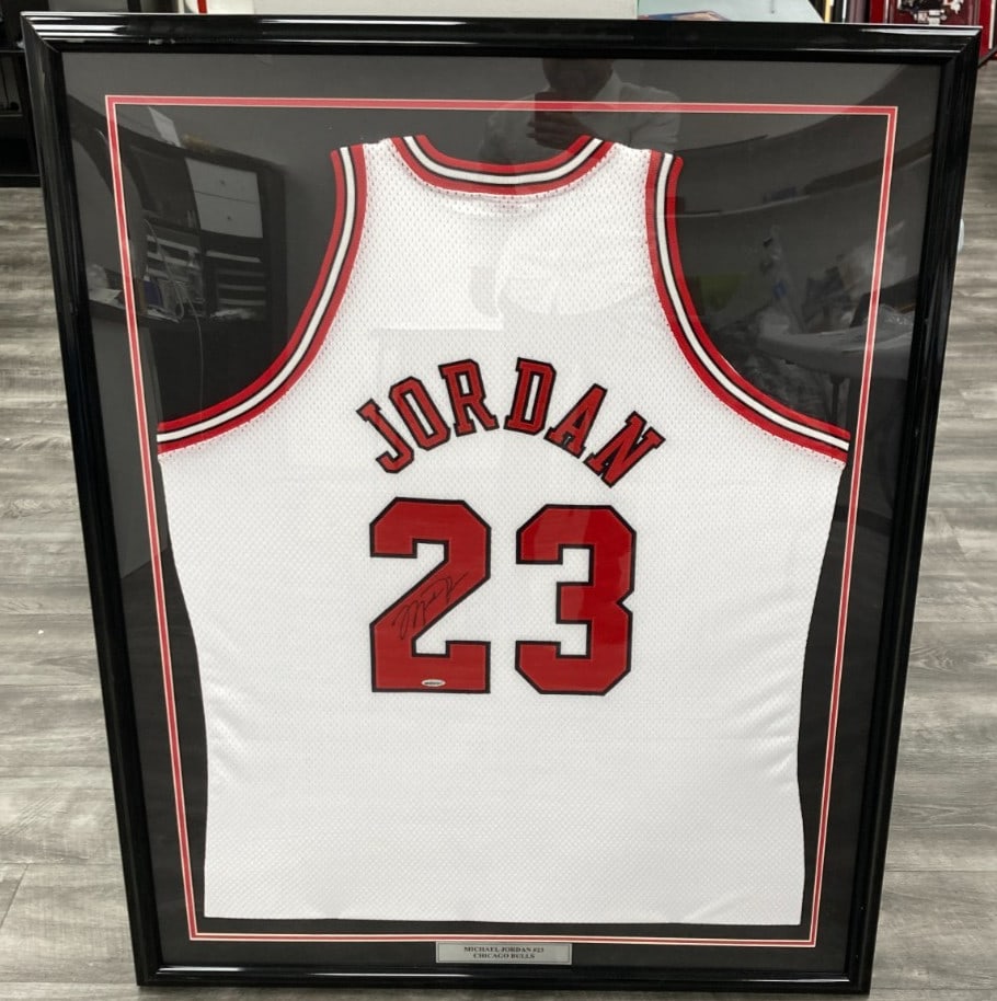 Framed Michael Jordan Chicago Bulls Signed Jersey JSA UDA COA Grade 9 (1 of 11)