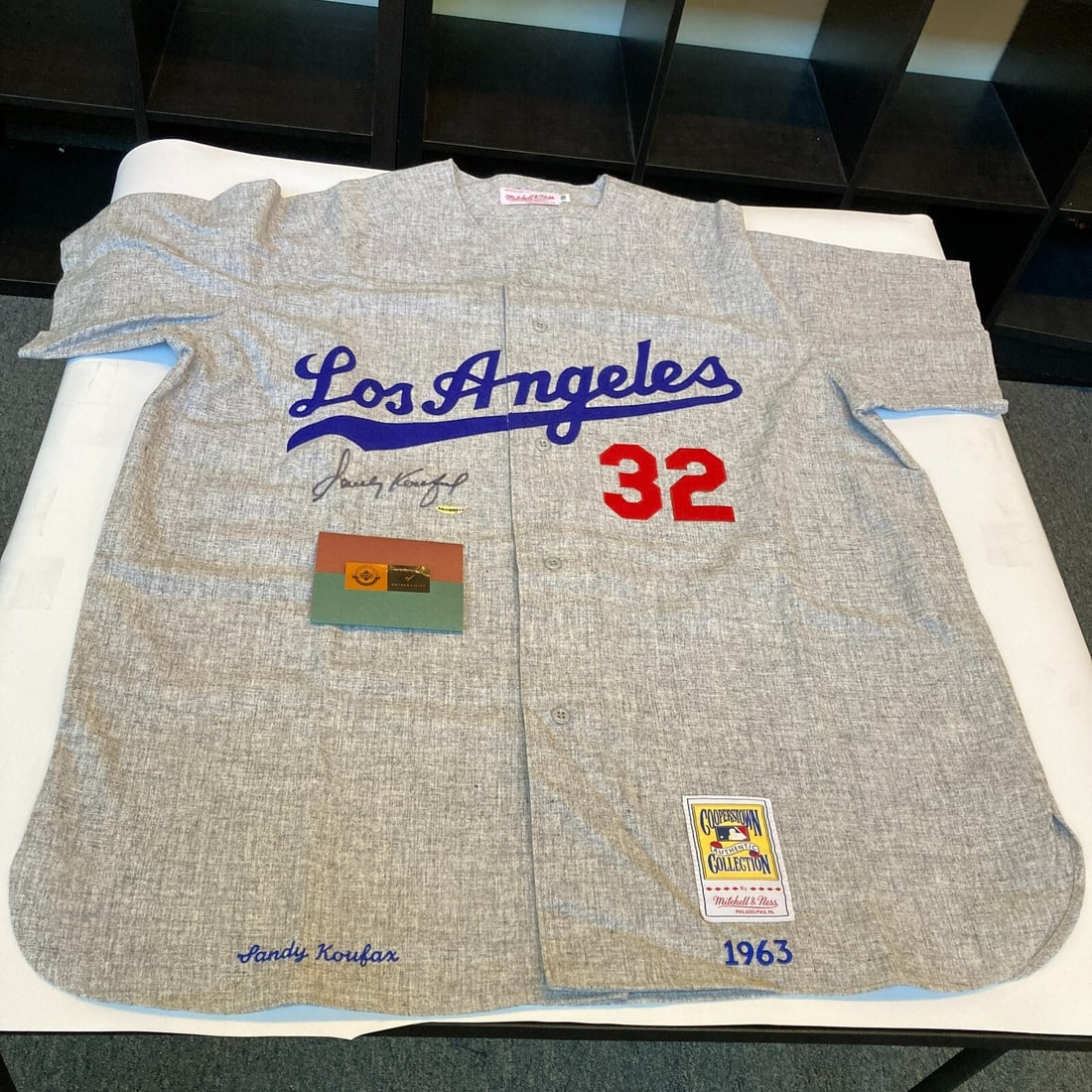 Sandy Koufax Signed Dodgers Jersey with Upper Deck COA (1 of 10)