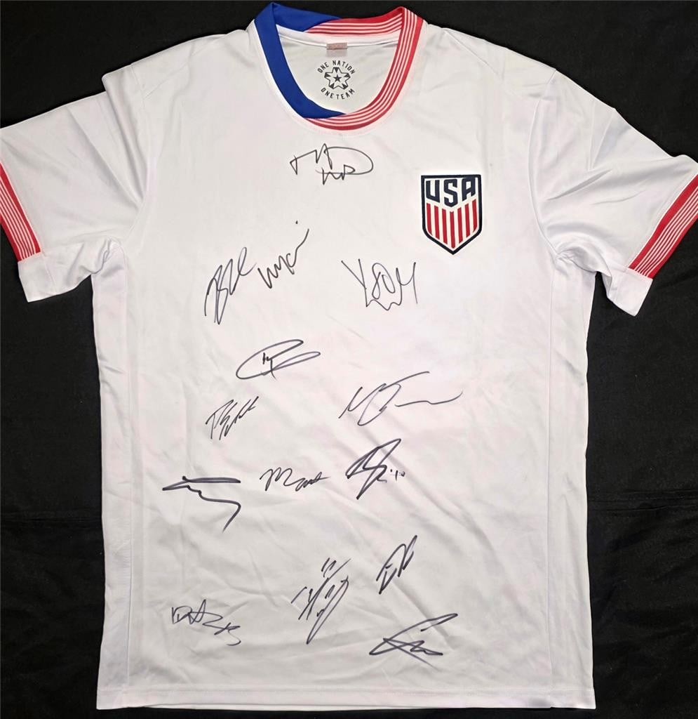 USA Soccer Jersey 14 Autographs JSA Pulisic Weah Reyna McKennie: USA Soccer Jersey 14 Autographs JSA Pulisic Weah Reyna McKennie This USA soccer jersey is team-signed by 14 members of the 2025 US Men's National Team, including Christian Pulisic, Timothy Weah, Giova