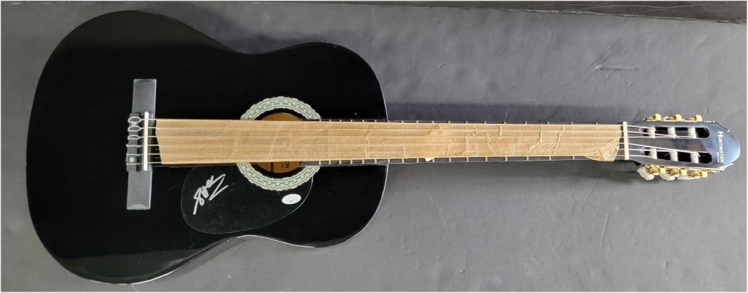 Jack Antonoff Autographed Acoustic Guitar JSA Certified: Jack Antonoff Autographed Acoustic Guitar JSA Certified This is a pre-owned acoustic guitar autographed by Jack Antonoff, a renowned musician and producer. The autograph has been authenticated by Jame