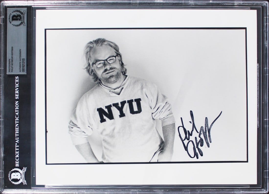 Beckett slabbed 8x10 photo signed by Philip Seymour Hoffman (1 of 2)