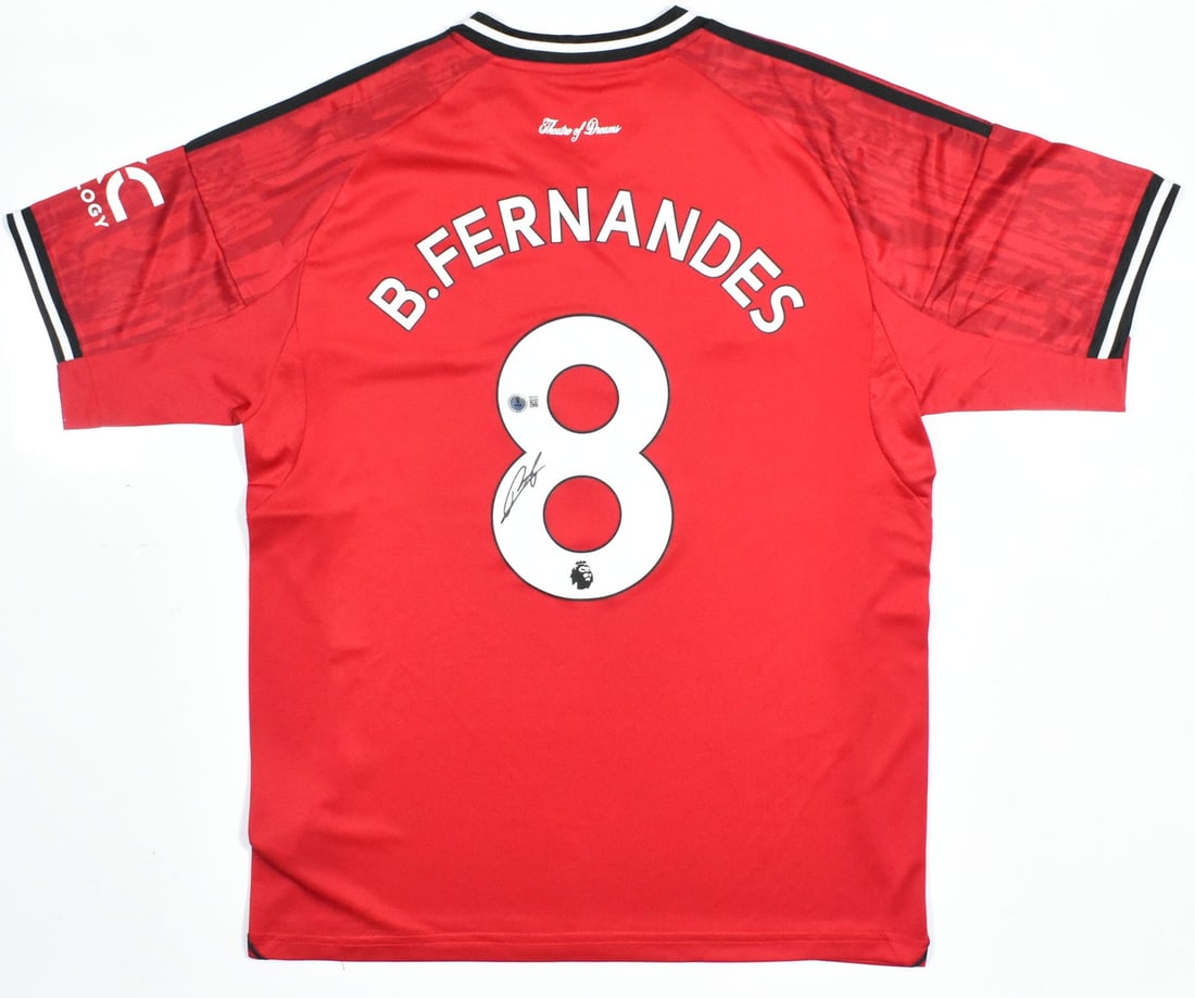 Bruno Fernandes Signed Manchester United #8 Home Jersey Beckett (1 of 4)