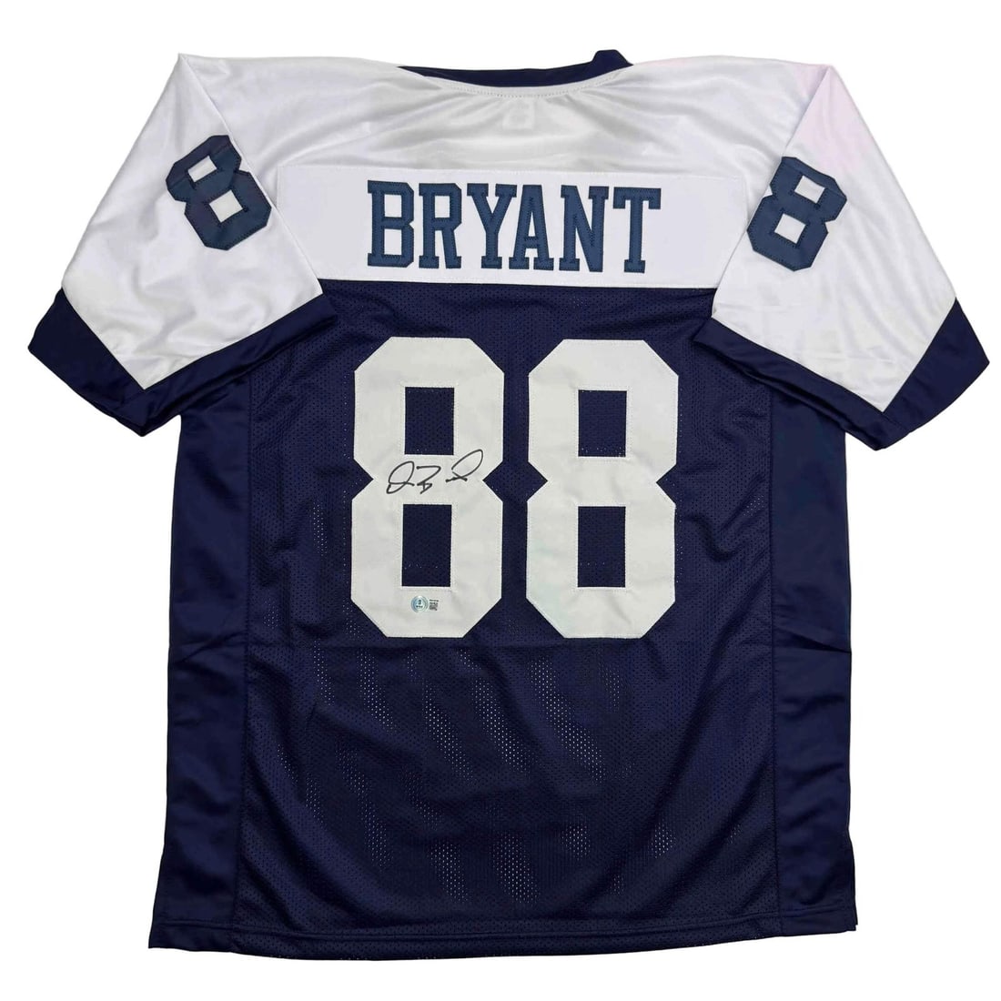 Dez Bryant Signed Custom Dallas Thanksgiving Jersey Beckett Authenticated XL: Dez Bryant Signed Custom Dallas Thanksgiving Jersey Beckett Authenticated XL This is a custom Dallas Thanksgiving Day jersey autographed by Dez Bryant. The jersey is designed as a collectible item, fe