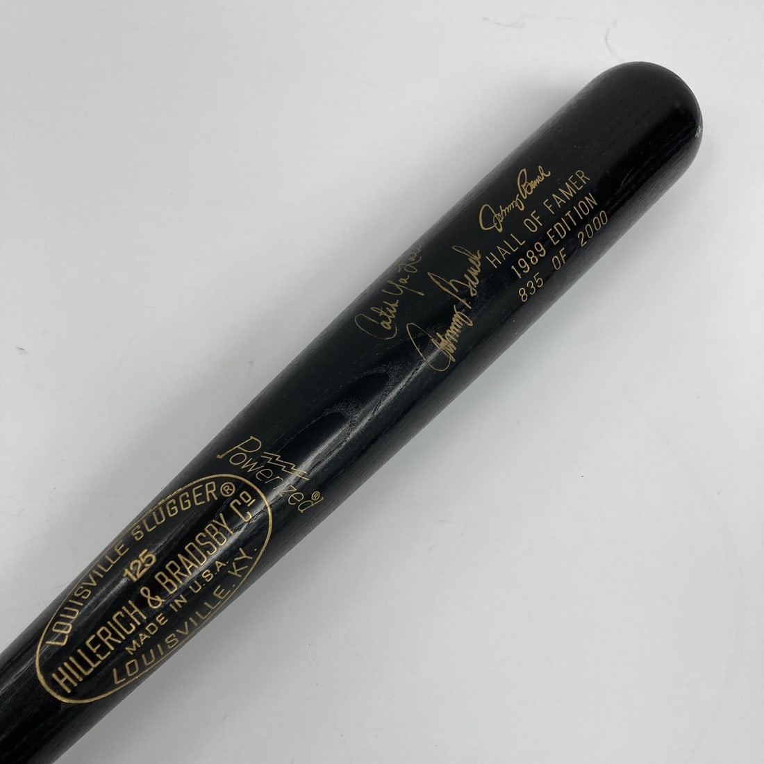 Johnny Bench Signed 1989 Hall Of Fame Baseball Bat PSA DNA: Johnny Bench Signed 1989 Hall Of Fame Baseball Bat PSA DNA Celebrate the legacy of baseball legend Johnny Bench with this signed 1989 Hall of Fame baseball bat, featuring his iconic "Catch Ya Later" i