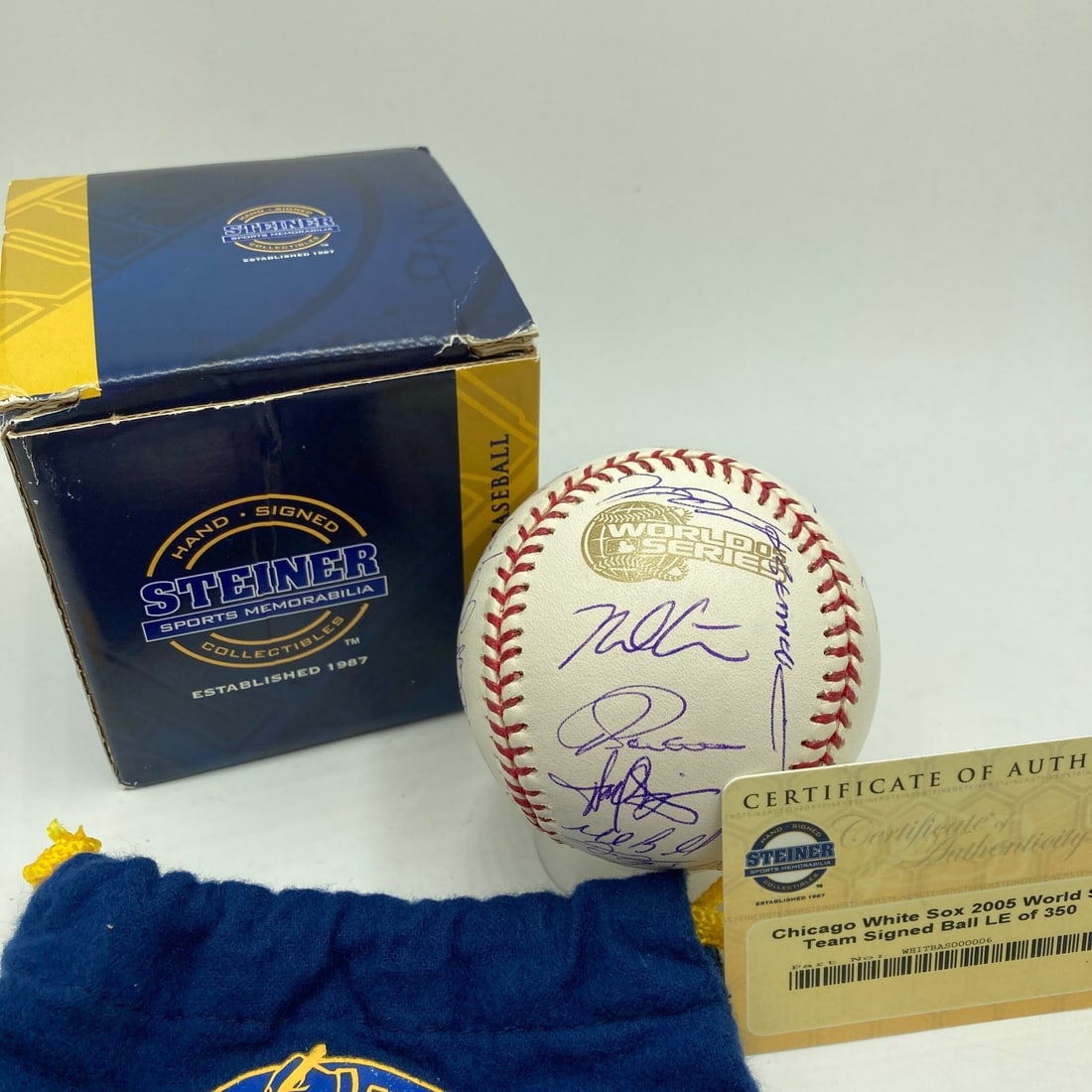 Chicago White Sox 2005 World Series signed Rawlings baseball Steiner COA: Chicago White Sox 2005 World Series signed Rawlings baseball Steiner COA This is an original Rawlings Official 2005 World Series logo baseball, hand signed by 28 members of the 2005 Chicago White Sox,