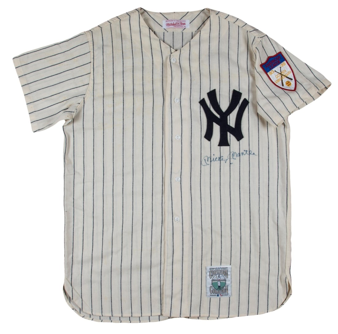 Mickey Mantle Signed 1951 Yankees Rookie Jersey Beckett Authenticated: Mickey Mantle Signed 1951 Yankees Rookie Jersey Beckett Authenticated This authentic New York Yankees jersey is a coveted piece commemorating Hall of Famer Mickey Mantle's rookie season in 1951. The j