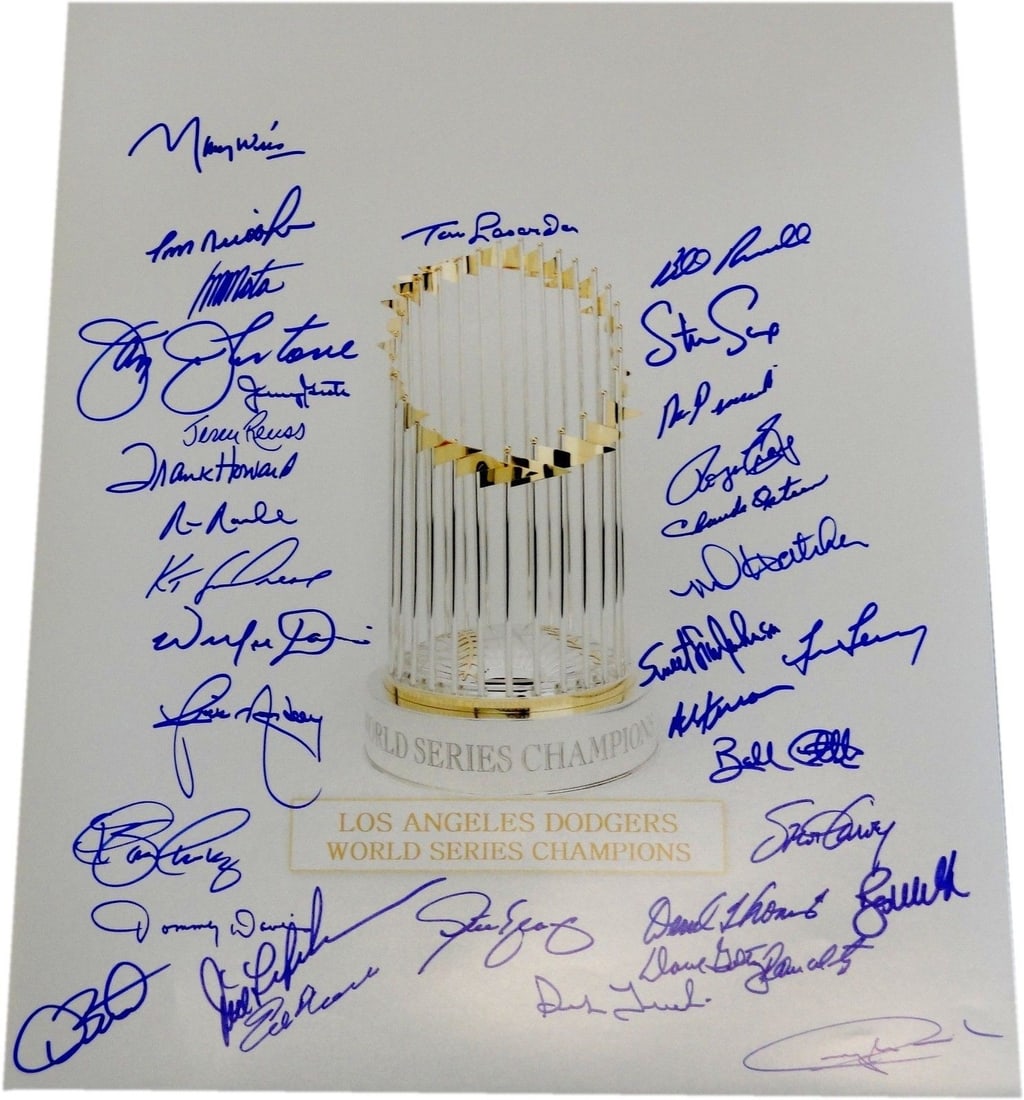Los Angeles Dodgers 16x20 Autographed Photo with Multiple Signatures (1 of 1)