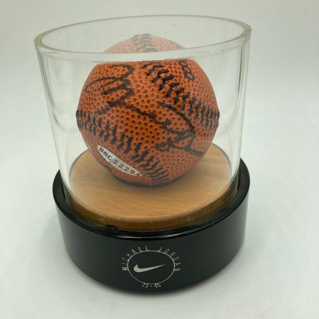 Michael Jordan Signed Baseball Nike Style Upper Deck Limited Edition 244/1000 (1 of 13)