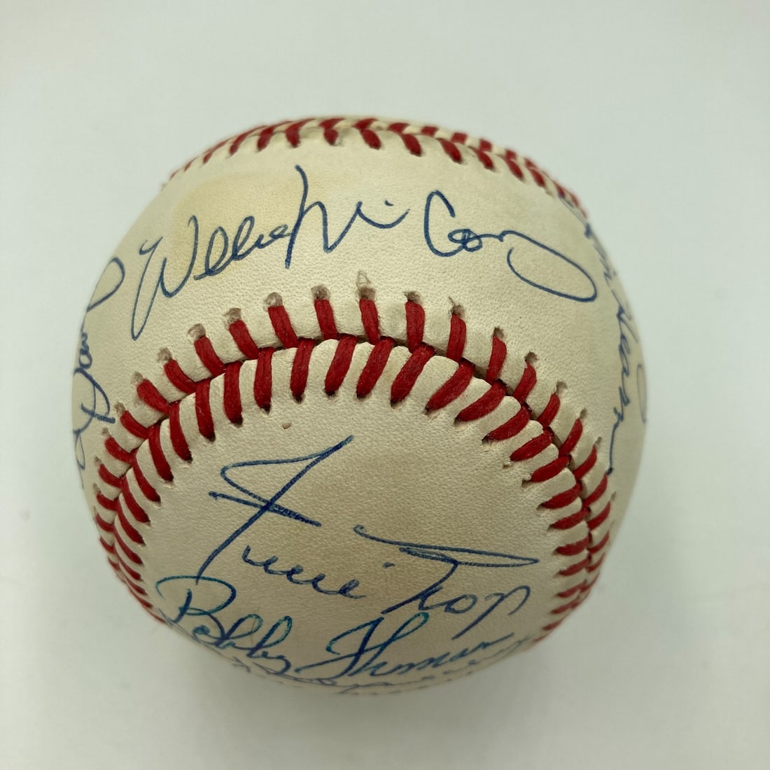 San Francisco Giants HOF Legends Signed Baseball 16 Signatures JSA COA: San Francisco Giants HOF Legends Signed Baseball 16 Signatures JSA COA This San Francisco Giants Hall of Fame Legends Signed Baseball features an impressive collection of 16 autographs, including the 
