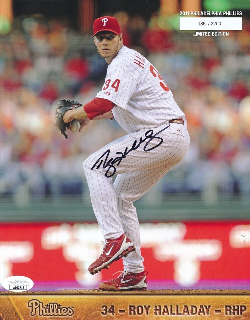 Roy Halladay Autographed 2011 8x10 Phillies Photo JSA Authenticated (1 of 3)