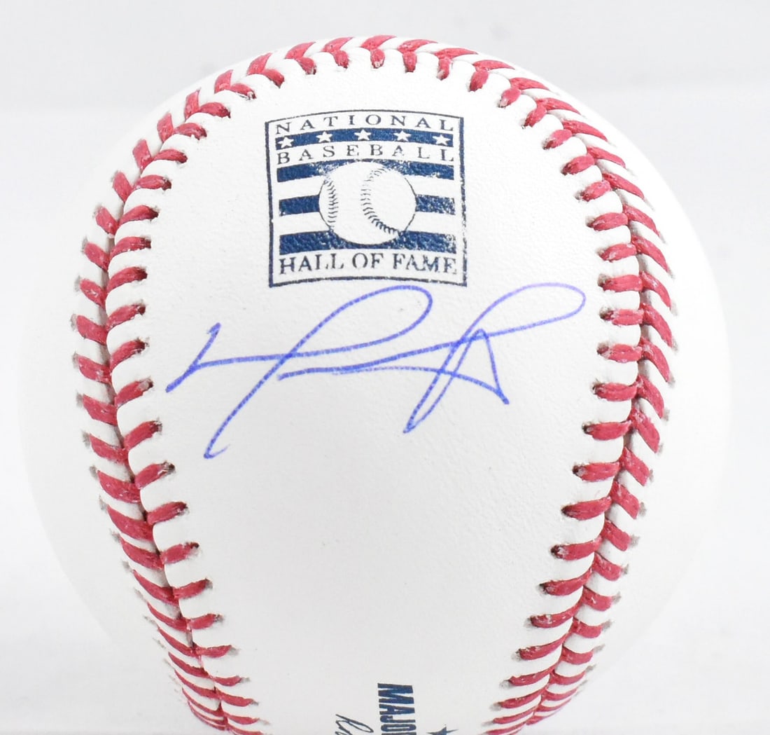 Beckett Hologram David Ortiz Signed Rawlings OML HOF Ball: Beckett Hologram David Ortiz Signed Rawlings OML HOF Ball This Rawlings Official Major League Baseball is autographed by David Ortiz and features a Hall of Fame inscription. The signature has been aut