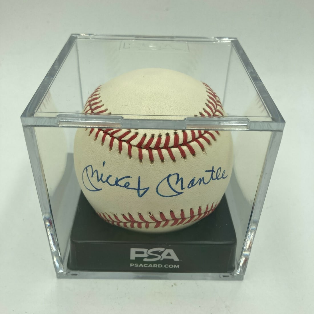 Mickey Mantle Signed AL Baseball PSA DNA MINT 9 Autographed Collectible: Mickey Mantle Signed AL Baseball PSA DNA MINT 9 Autographed Collectible This stunning Mickey Mantle signed American League baseball is a must-have for any collector. Authenticated by Professional Spor