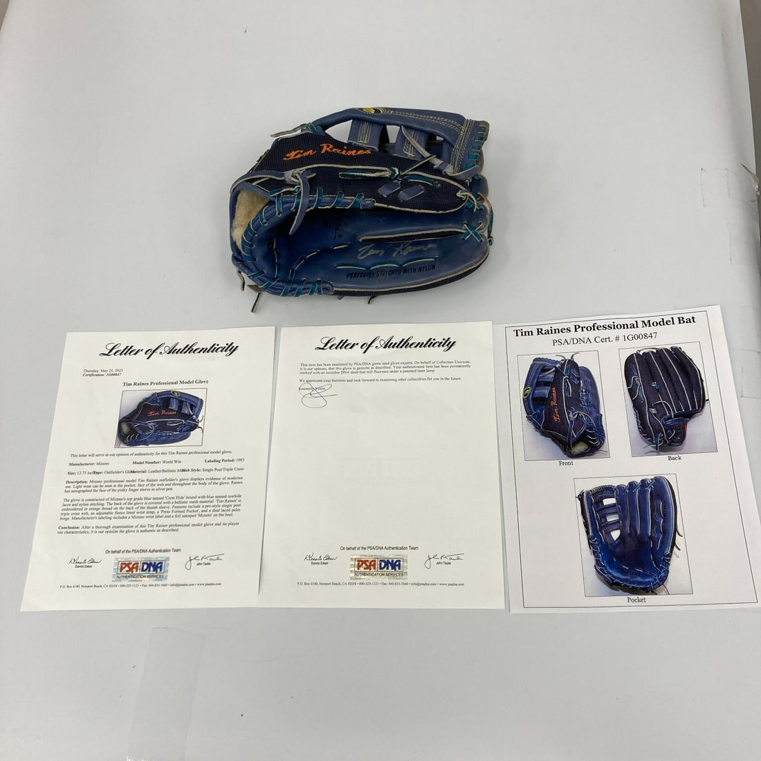 Tim Raines 1983 Mizuno Game Used Glove Signed with PSA DNA COA: Tim Raines 1983 Mizuno Game Used Glove Signed with PSA DNA COA Celebrate the legacy of Hall of Famer Tim Raines with this remarkable 1983 game-used Mizuno World Win Model Glove. Known for his exceptio
