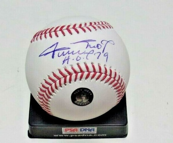 Willie Mays Autographed MLB Baseball with Hologram San Francisco Giants HOF 79: Willie Mays Autographed MLB Baseball with Hologram San Francisco Giants HOF 79 This is an original MLB baseball signed by Willie Mays, featuring a hologram for added authenticity. The ball represents 