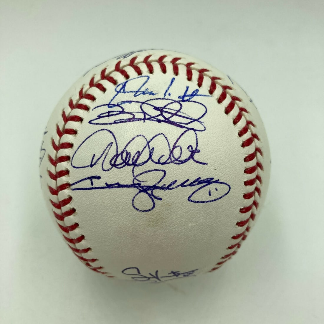 2009 Team USA Signed Baseball Derek Jeter Chipper Jones Beckett COA: 2009 Team USA Signed Baseball Derek Jeter Chipper Jones Beckett COA This is a 2009 Team USA signed baseball featuring the autographs of notable players including Hall of Famers Derek Jeter and Chipper