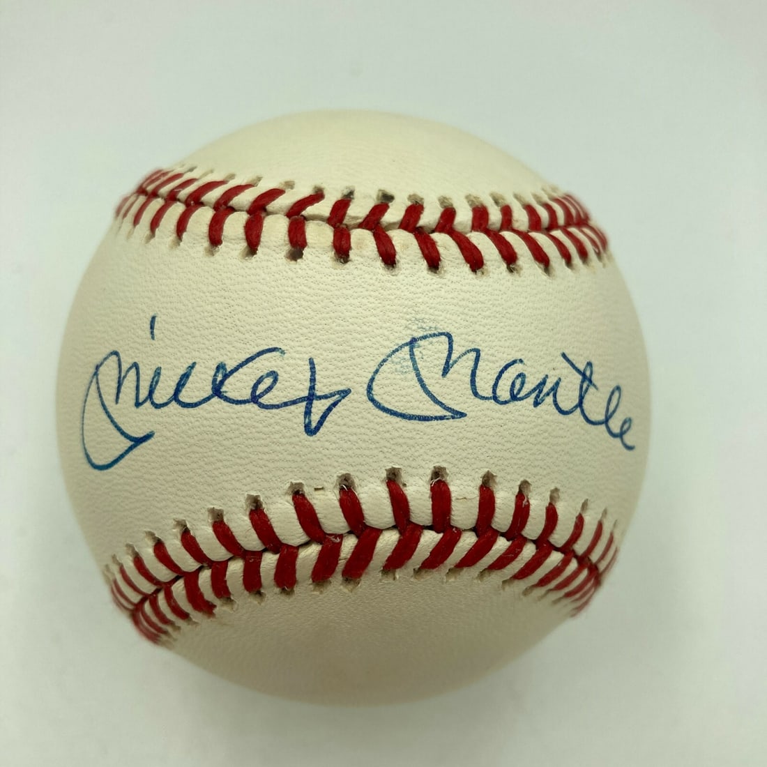 Mickey Mantle Signed Official AL Baseball PSA DNA MINT 9: Mickey Mantle Signed Official AL Baseball PSA DNA MINT 9 Capture a piece of baseball history with this beautiful Mickey Mantle signed official American League baseball. Graded MINT 9 by PSA, this base