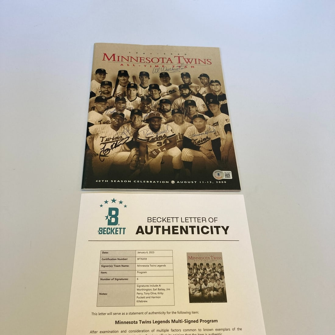 Minnesota Twins Legends Signed Magazine with Beckett Authentication: Minnesota Twins Legends Signed Magazine with Beckett Authentication This is an original autographed magazine featuring the Minnesota Twins All-Time Team, signed by legendary players Kirby Puckett, Har