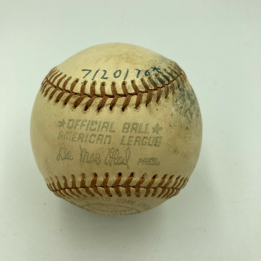 Hank Aaron 755th Home Run Game Used Baseball with MEARS COA: Hank Aaron 755th Home Run Game Used Baseball with MEARS COA Celebrate baseball history with this game-used baseball from Hank Aaron's 755th home run game, played on July 20, 1976, at Milwaukee County 