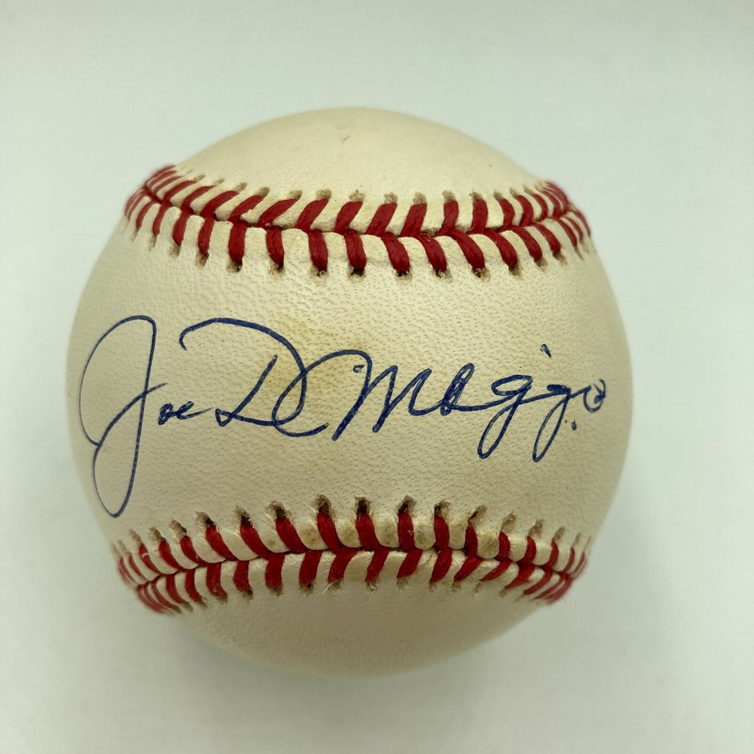 Joe DiMaggio autographed official American League baseball Beckett COA: Joe DiMaggio autographed official American League baseball Beckett COA This is an official American League baseball signed by Joe DiMaggio. The autograph has been authenticated by Beckett and the ball