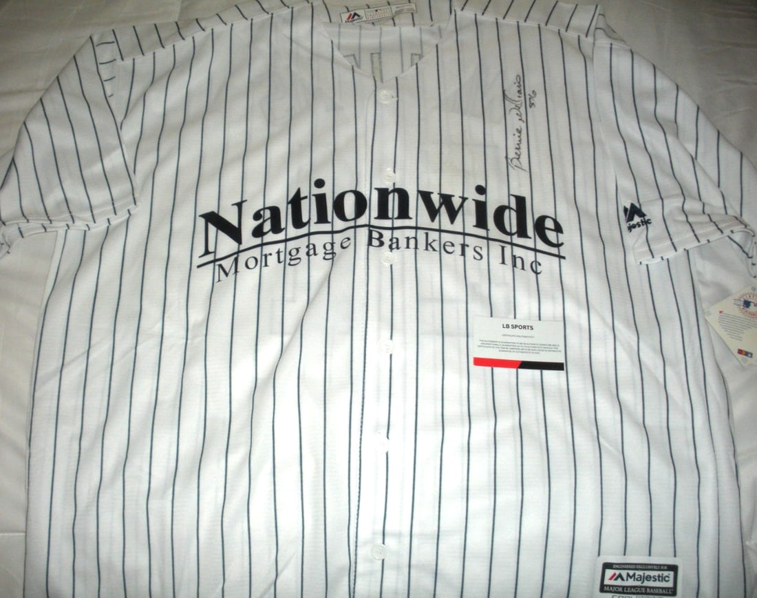 Bernie Williams Yankees signed Majestic jersey with COA (1 of 3)
