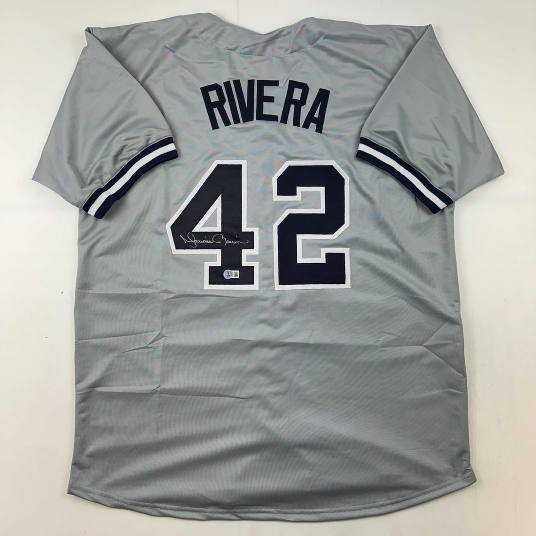 Mariano Rivera Autographed New York Yankees Grey Jersey JSA COA: Mariano Rivera Autographed New York Yankees Grey Jersey JSA COA Celebrate the legacy of Mariano Rivera with this autographed New York Grey Baseball Jersey. Featuring Rivera's name and number, this cus