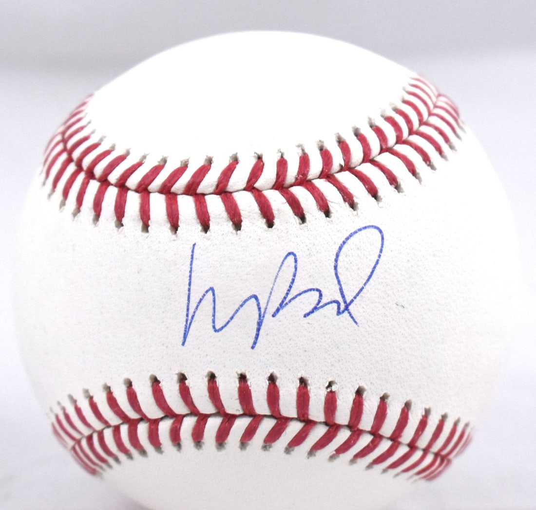 Rawlings OML Baseball Signed by Manny Ramirez Beckett Authenticated: Rawlings OML Baseball Signed by Manny Ramirez Beckett Authenticated This Rawlings Official Major League Baseball has been autographed by Manny Ramirez. The signature is authenticated by Beckett Authen