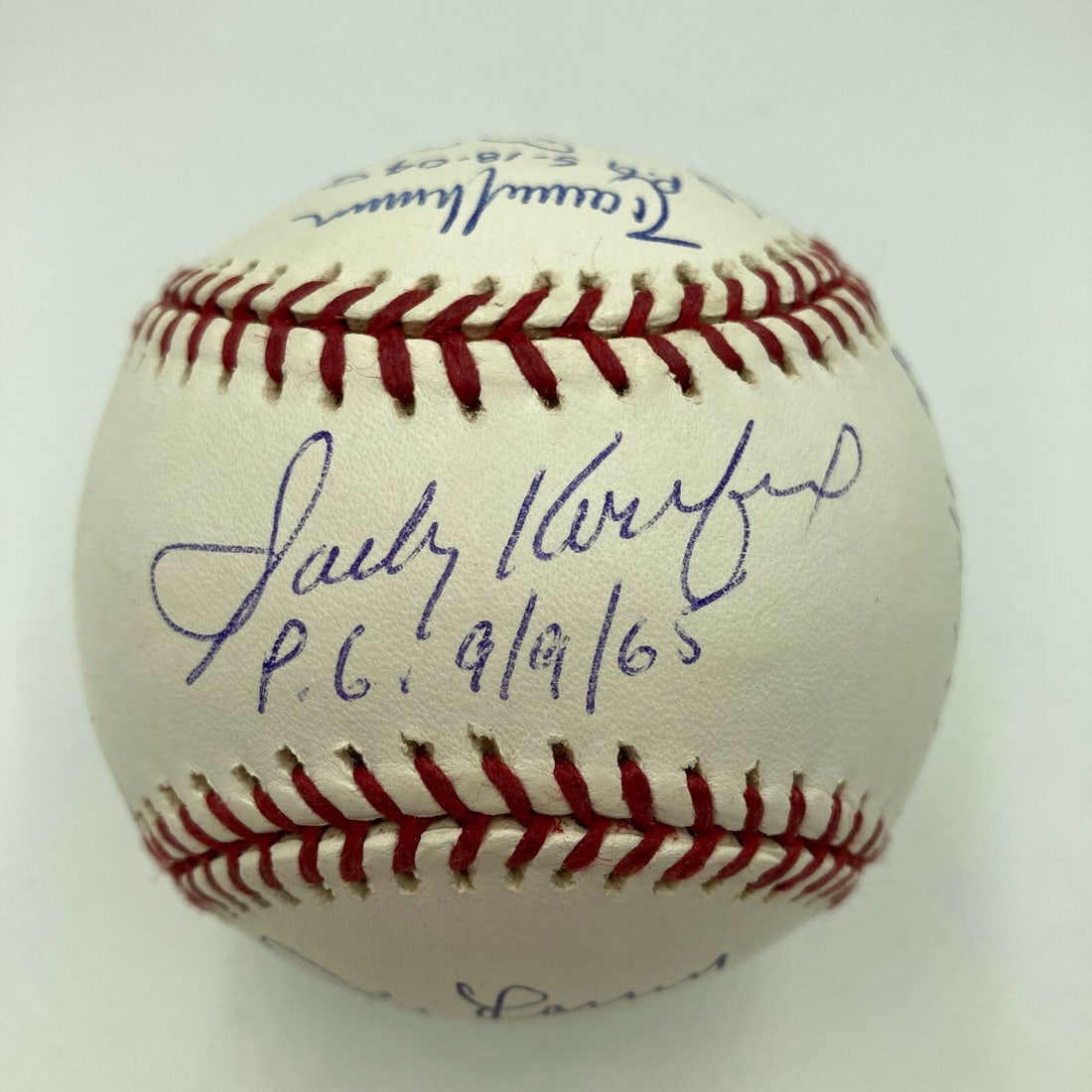 Sandy Koufax Randy Johnson Perfect Game 11 Signatures Baseball PSA DNA: Sandy Koufax Randy Johnson Perfect Game 11 Signatures Baseball PSA DNA This officially licensed Major League Baseball features the signatures of 11 legendary pitchers who achieved perfect games. The s