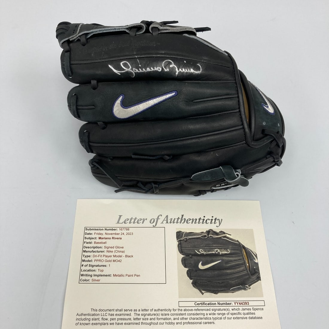 Mariano Rivera Signed Nike Game Model Glove with JSA COA: Mariano Rivera Signed Nike Game Model Glove with JSA COA This authentic Nike game model baseball glove is a remarkable collectible signed by the legendary Mariano Rivera. Crafted from black leather, t