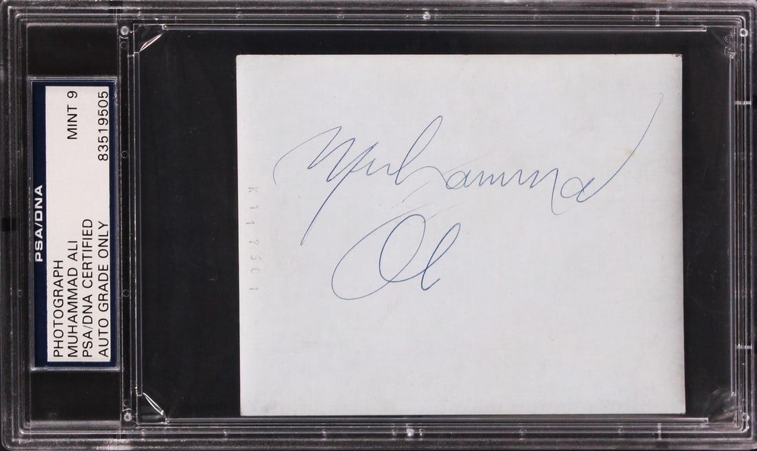 PSA slabbed Muhammad Ali signed boxing photo 3.5x4.25 Gem Mint 9: PSA slabbed Muhammad Ali signed boxing photo 3.5x4.25 Gem Mint 9 This 3.5 x 4.25 inch photograph has been personally signed by Muhammad Ali and is authenticated and slabbed by PSA/DNA. The autograph i
