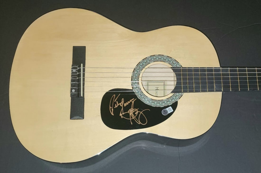 Beckett BAS authenticated acoustic guitar signed by Peter Yarrow and Paul Stookey (1 of 4)