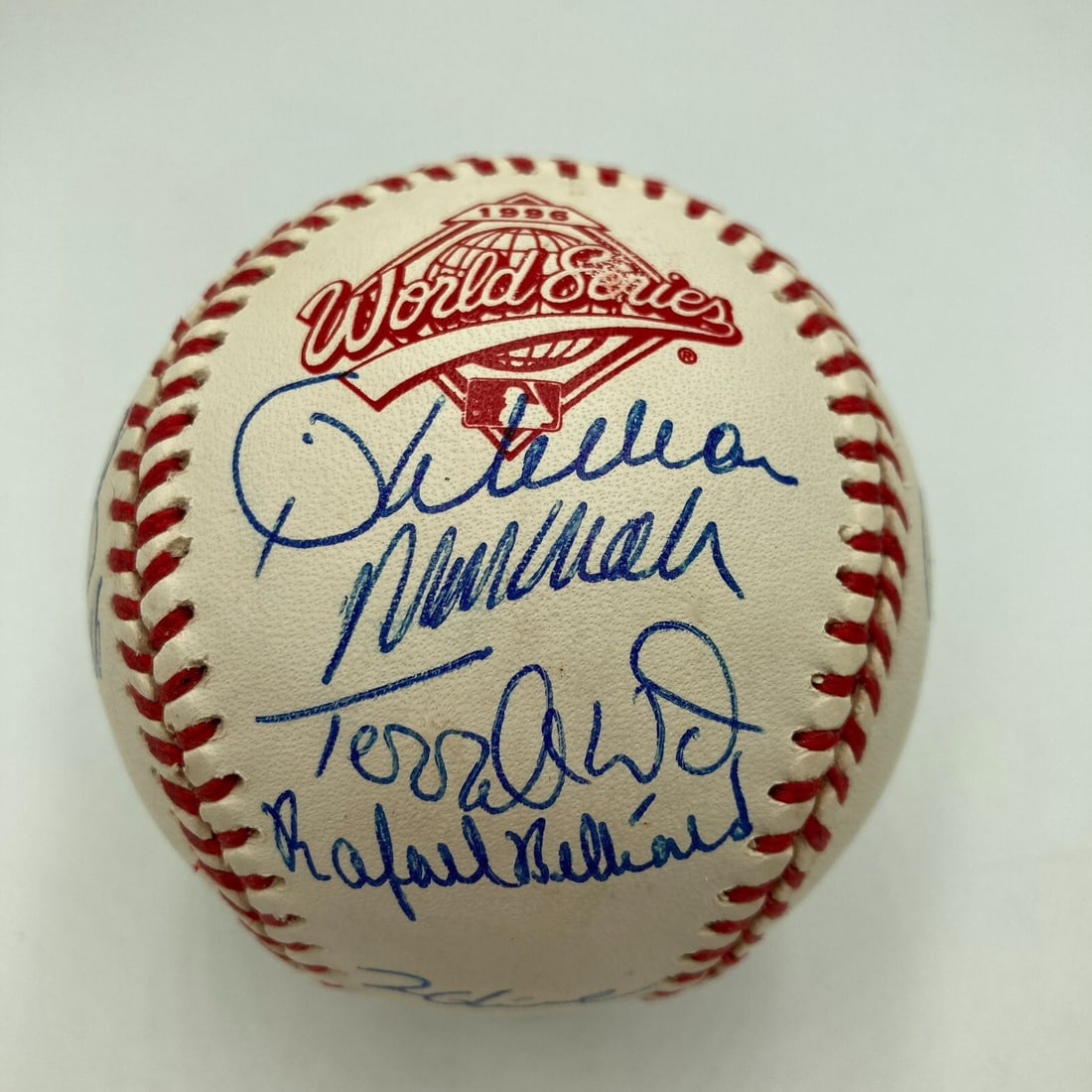 1996 Atlanta Braves Team Signed World Series Baseball JSA COA 23 Autographs: 1996 Atlanta Braves Team Signed World Series Baseball JSA COA 23 Autographs Celebrate the 1996 Atlanta Braves' National League Championship with this officially licensed World Series baseball, meticul