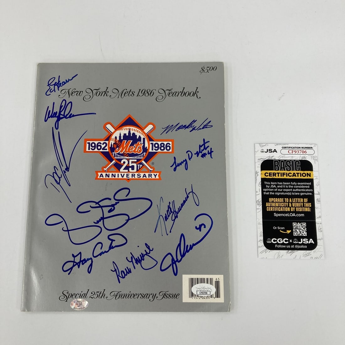 1986 New York Mets signed yearbook JSA COA World Series champs: 1986 New York Mets signed yearbook JSA COA World Series champs This is an original 1986 New York Mets World Series Champions team yearbook, signed by multiple team members. The signatures include Doc 