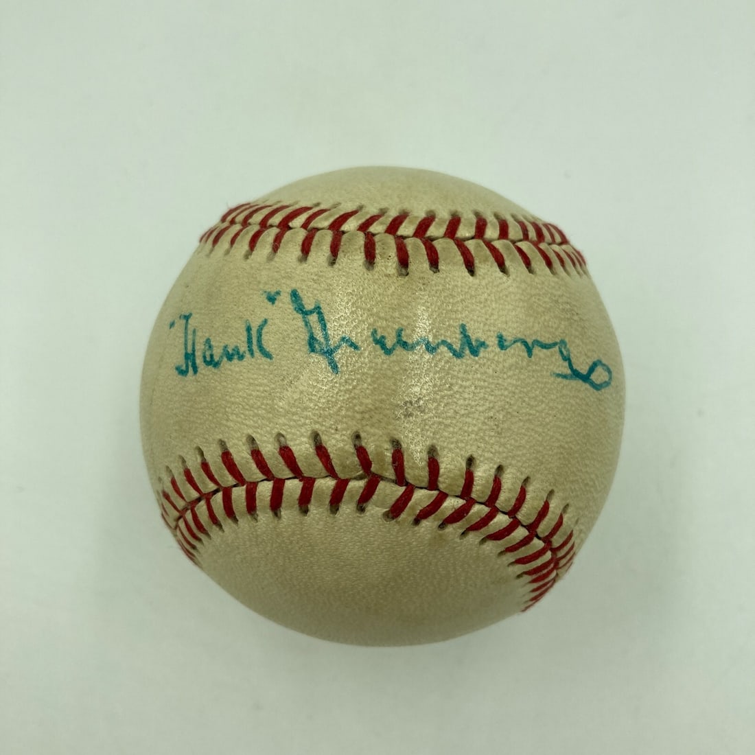 Hank Greenberg Signed 1940s Baseball PSA DNA JSA Authenticated: Hank Greenberg Signed 1940s Baseball PSA DNA JSA Authenticated This is a remarkable vintage baseball signed by the legendary Hank Greenberg, a notable player for the Detroit Tigers during the 1940s. T