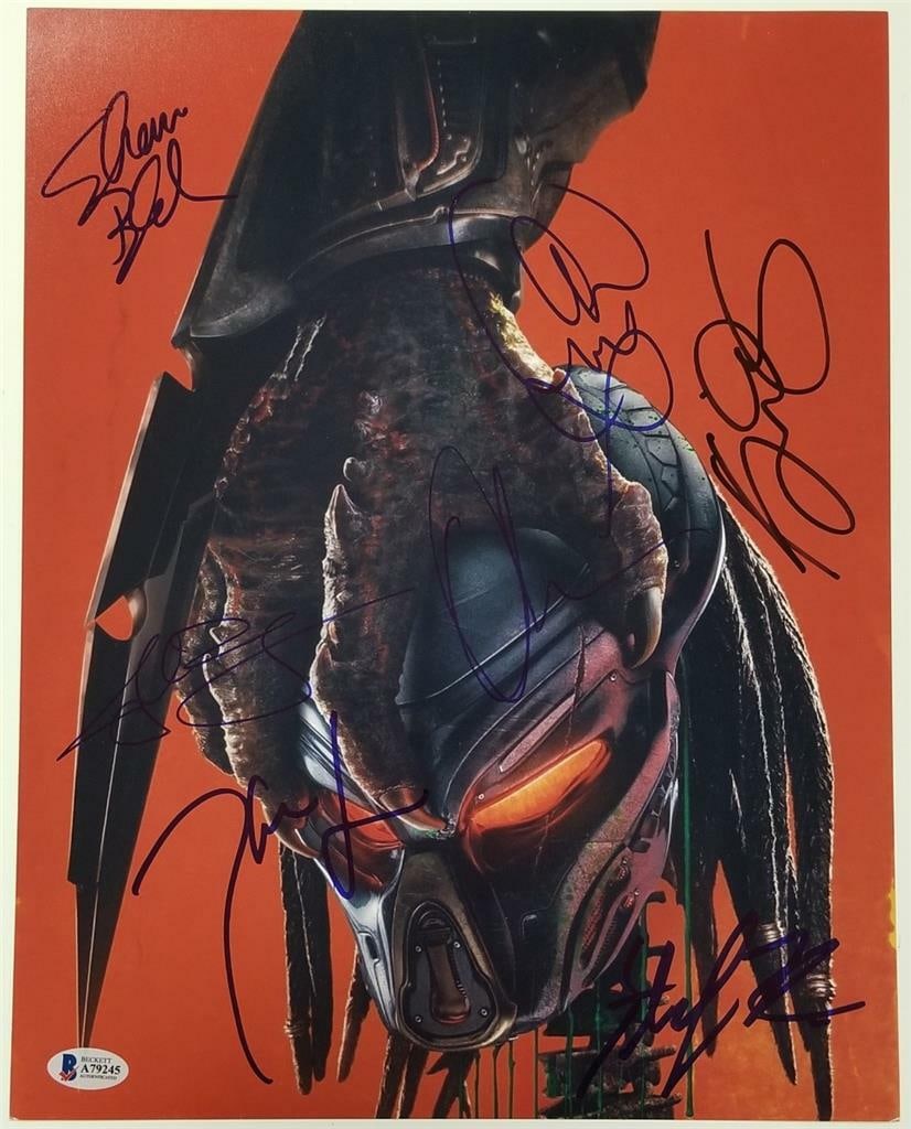 11x14 Photograph Signed by 7 The Predator Cast Members with Beckett LOA (1 of 4)