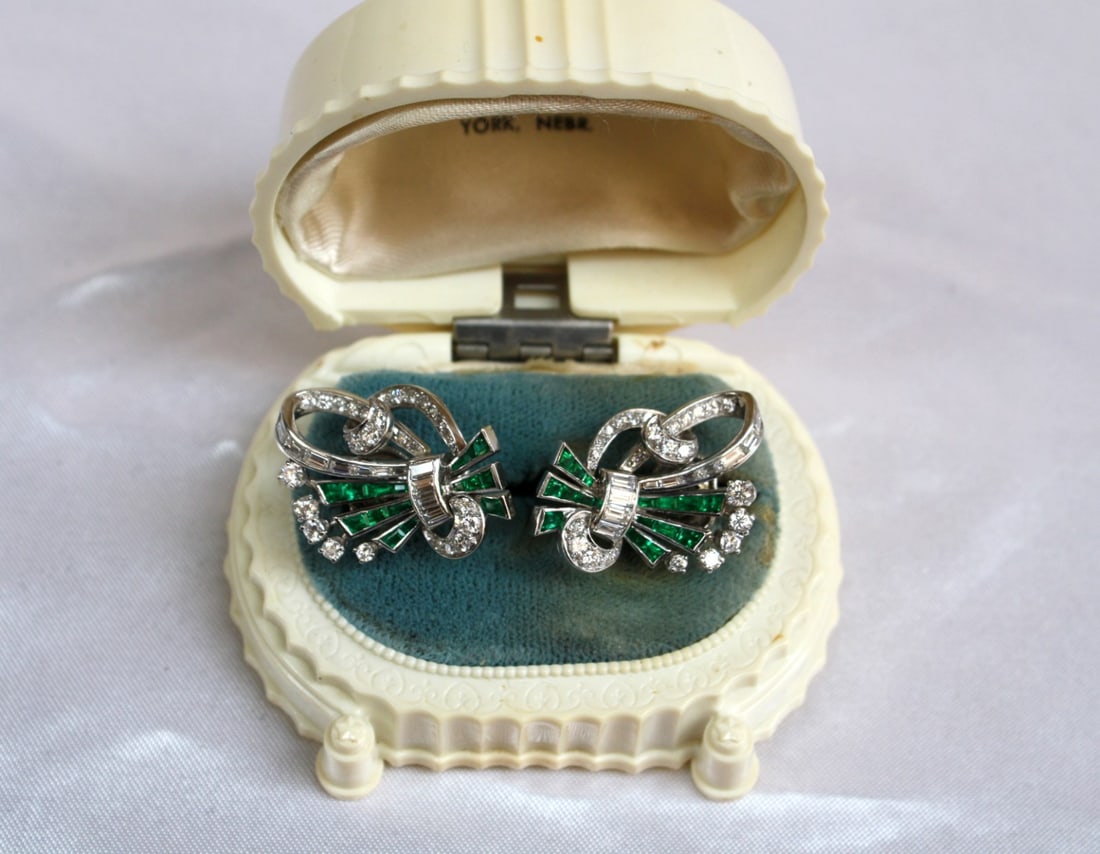Antique French Platinum Emerald Diamond Earrings with Box: Antique French Platinum Emerald Diamond Earrings with Box Experience the elegance of these exquisite French earrings, crafted from high-quality platinum and adorned with sparkling diamonds and vibrant