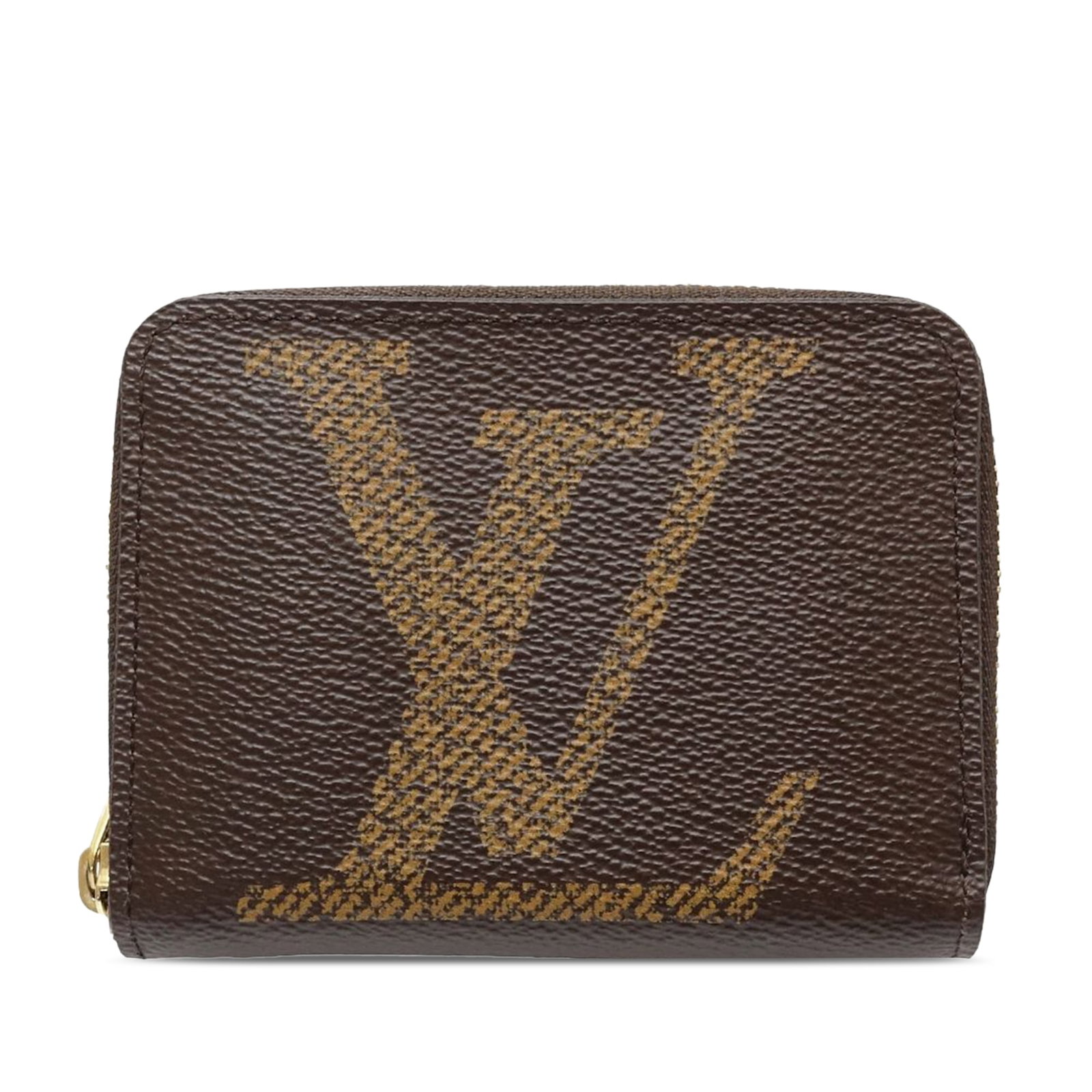 Louis Vuitton Giant Monogram zip coin pouch: Louis Vuitton Giant Monogram zip coin pouch This Louis Vuitton Monogram Giant Zippy Coin Pouch is crafted from monogram canvas and features a zip-around closure with interior slip pockets. The pouch i