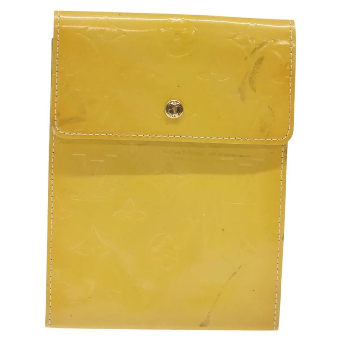 Louis Vuitton Kenmare yellow patent leather shoulder bag: Louis Vuitton Kenmare yellow patent leather shoulder bag This Louis Vuitton Kenmare shoulder bag is crafted from yellow patent leather and features a sleek, compact design. Made in Spain, it is design