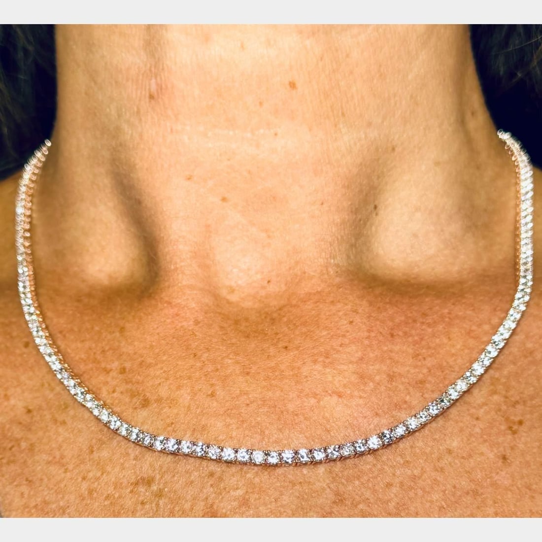 Elegant 14K Rose Gold 13.90 Ct Diamond Tennis Necklace: Elegant 14K Rose Gold 13.90 Ct Diamond Tennis Necklace This stunning 14K Rose Gold Diamond Tennis Necklace features a total diamond weight of approximately 13.90 carats. It is elegantly set with 154 d