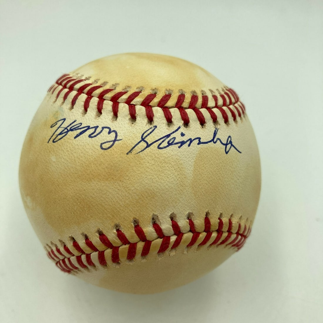 Henry Kimbro Signed MLB Baseball with JSA Authentication: Henry Kimbro Signed MLB Baseball with JSA Authentication This is a signed Official Major League Baseball featuring the autograph of Henry Kimbro, a celebrated Negro League legend. The baseball comes w