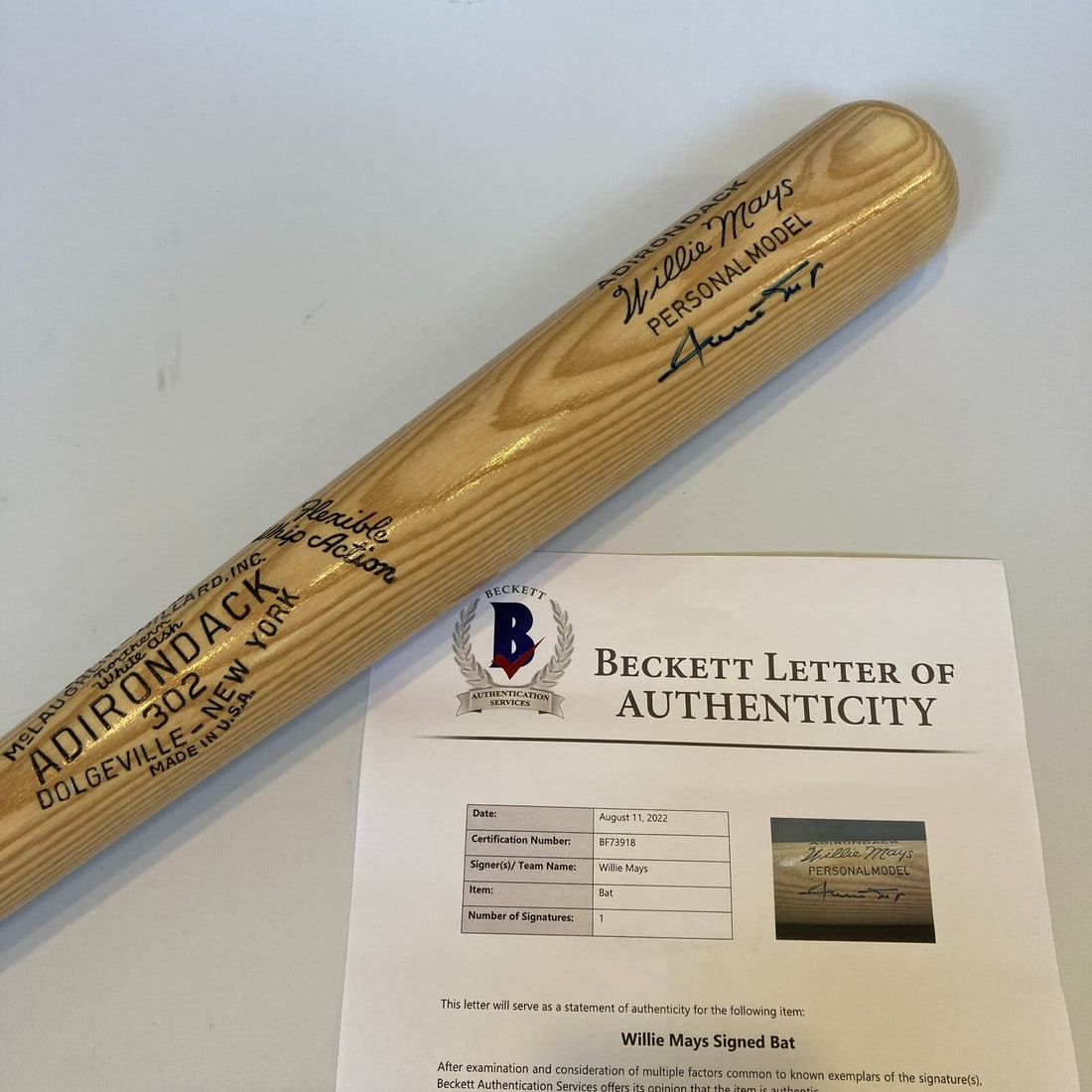Willie Mays Signed Adirondack Baseball Bat with Beckett COA: Willie Mays Signed Adirondack Baseball Bat with Beckett COA This is a pre-owned Adirondack game model baseball bat signed by the legendary Willie Mays. The bat comes with a Beckett COA, guaranteeing i