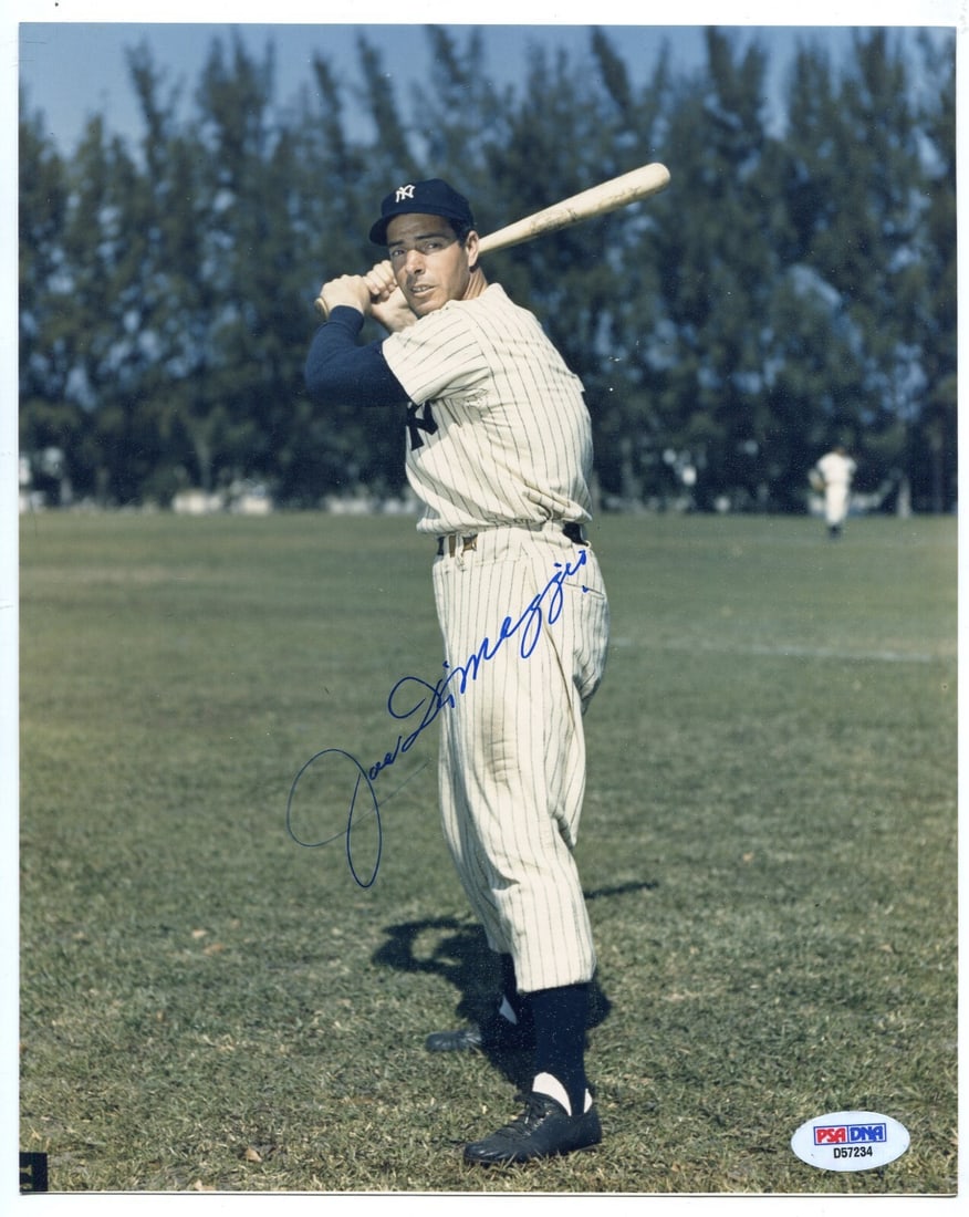 Joe DiMaggio Signed 8x10 Photo PSA Authenticated New York Yankees (1 of 2)