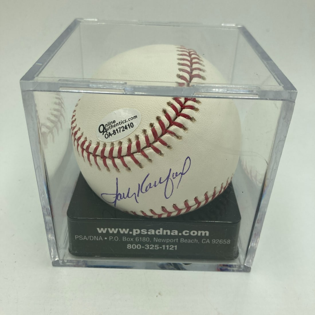Sandy Koufax Signed Baseball PSA DNA Graded 10 GEM MINT Dodgers: Sandy Koufax Signed Baseball PSA DNA Graded 10 GEM MINT Dodgers This is a Major League Baseball signed by legendary pitcher Sandy Koufax, recognized for his time with the Los Angeles Dodgers. The base
