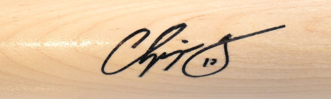 Louisville Slugger Bat Signed by Chipper Jones Atlanta Braves: Louisville Slugger Bat Signed by Chipper Jones Atlanta Braves This is a pre-owned, original Louisville Slugger pro baseball bat, autographed by Chipper Jones. The bat features a blonde finish and is a