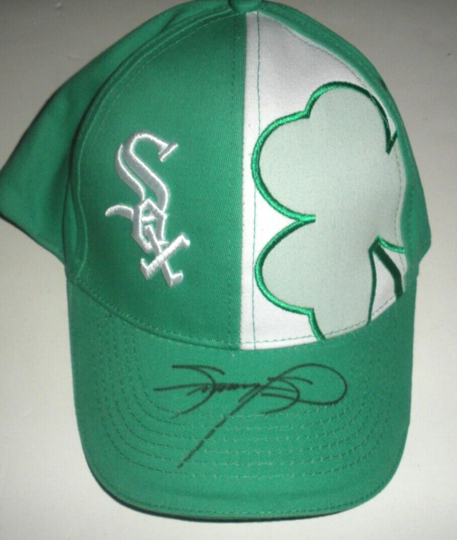Signed Chicago White Sox Shamrock Hat Sammy Sosa Beckett Authenticated New Era: Signed Chicago White Sox Shamrock Hat Sammy Sosa Beckett Authenticated New Era This is an authentic New Era Chicago White Sox hat, signed by Sammy Sosa. The hat features a shamrock design and comes wi