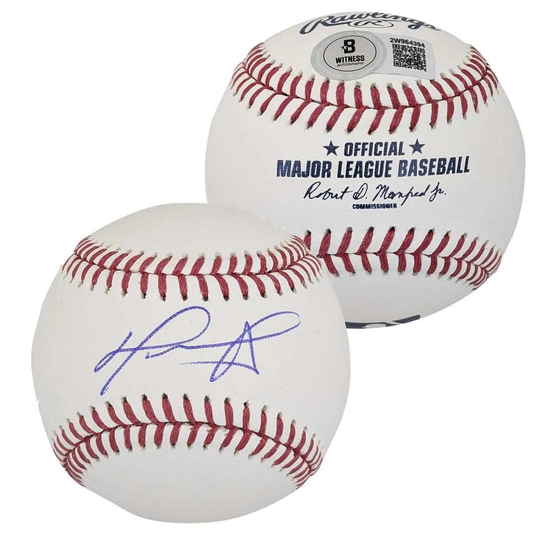 David Ortiz Signed OML Baseball Boston Red Sox BAS Authenticated: David Ortiz Signed OML Baseball Boston Red Sox BAS Authenticated This authentic OML baseball features the signature of David Ortiz, the renowned player from the Boston Red Sox. The ball is verified 10