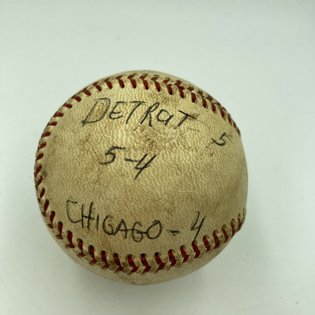 Mickey Lolich Signed Game Used Baseball Win 111 Beckett COA: Mickey Lolich Signed Game Used Baseball Win 111 Beckett COA This is a unique baseball signed by Mickey Lolich, commemorating his 111th career win. It was used during a game where the Detroit Tigers ac