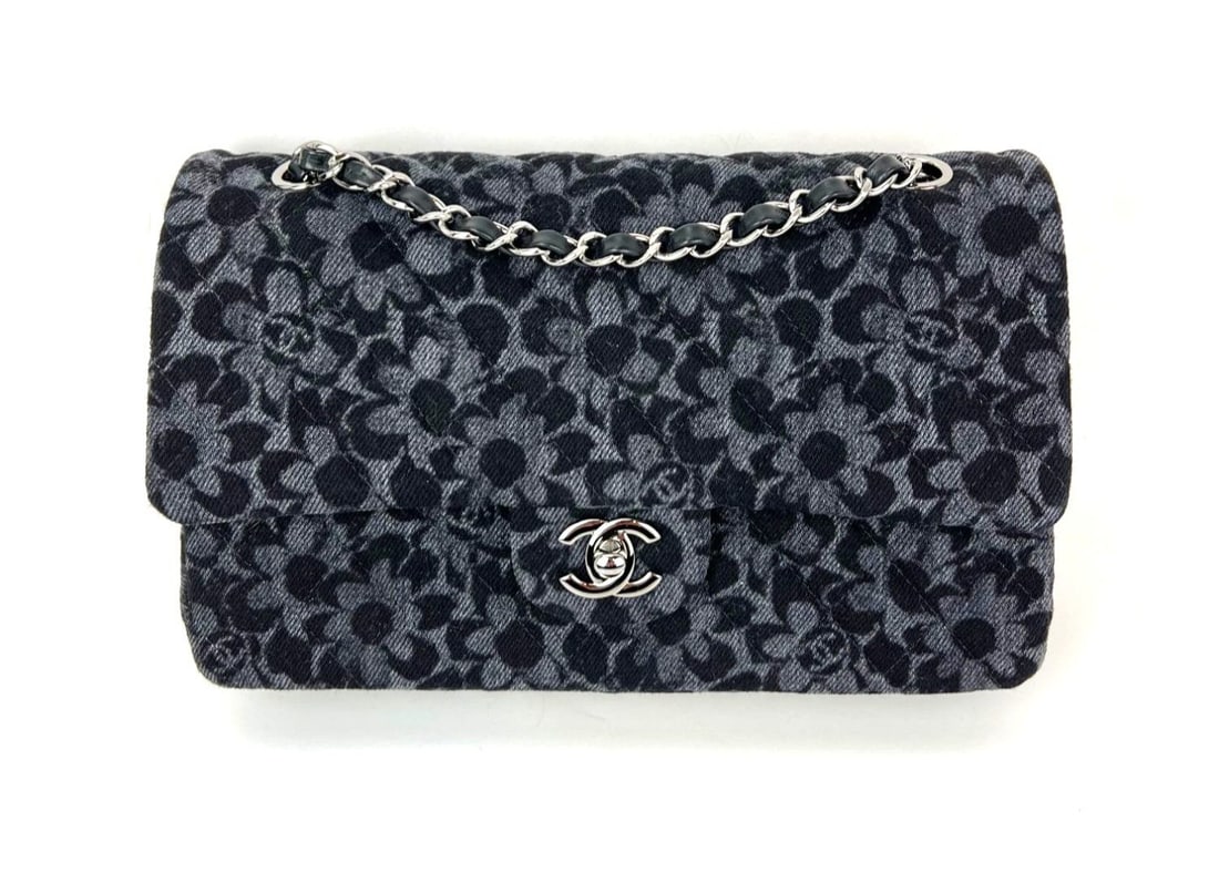 CHANEL Classic Double Flap Medium Black Denim Floral Shoulder Bag: CHANEL Classic Double Flap Medium Black Denim Floral Shoulder Bag Pre-owned Chanel medium double flap shoulder bag in black printed denim with a quilted floral design. This rectangular bag features a 